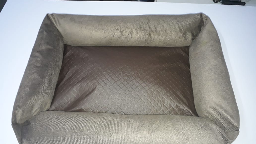 Trabalhamos com bagagens novas, usadas e recondicionadas, fabricação de acessórios para Pets e carteiras em couro e couro sintético.