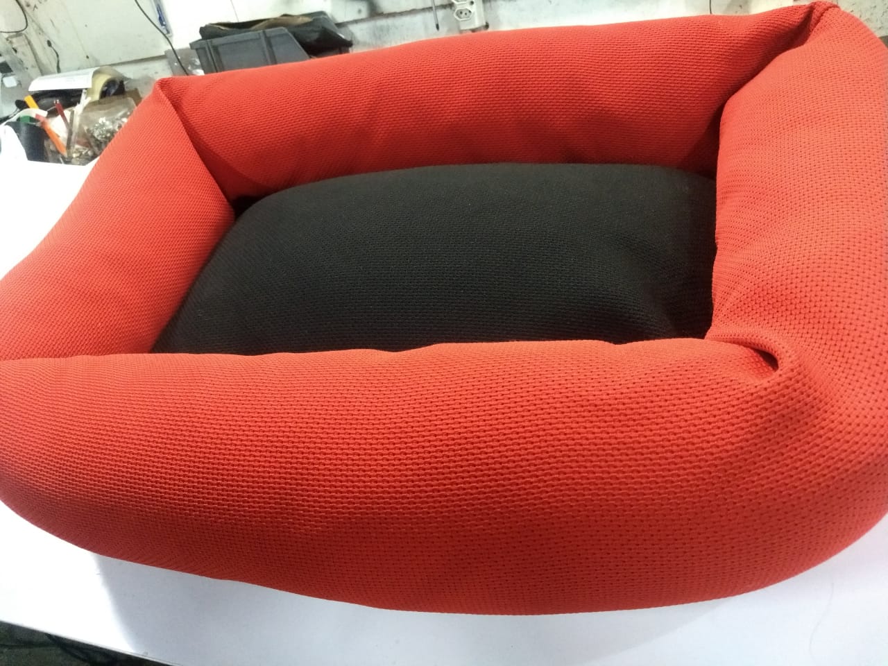 Trabalhamos com bagagens novas, usadas e recondicionadas, fabricação de acessórios para Pets e carteiras em couro e couro sintético.